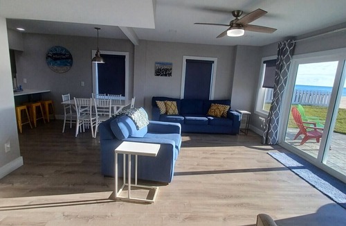East Tawas House | Run-O-Way - Beachfront