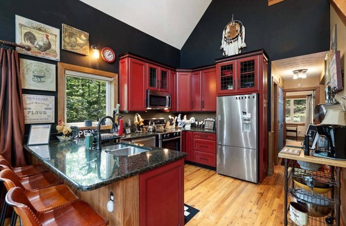 Mount Jackson Cabin | Rustic A-Frame Chalet with Hot Tub & Scenic Views in Mount Jackson, Virginia