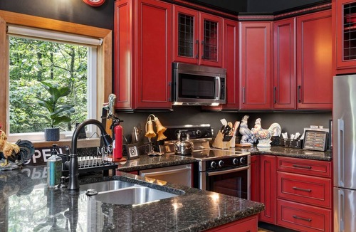 Mount Jackson Cabin | Rustic A-Frame Chalet with Hot Tub & Scenic Views in Mount Jackson, Virginia