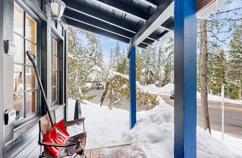 Government Camp Cabin | Rustic and Serene Cabin with Great Home Essentials, Close to Skiing