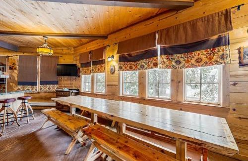 Government Camp House | Rustic and Serene Cabin with Great Home Essentials Close to Skiing