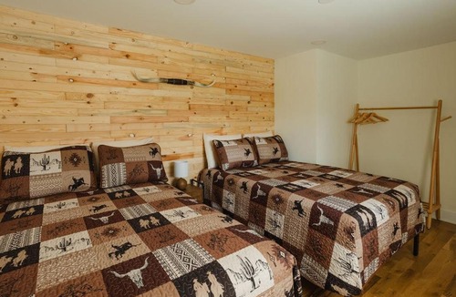 Thayer Apartment | Rustic Barn Retreat