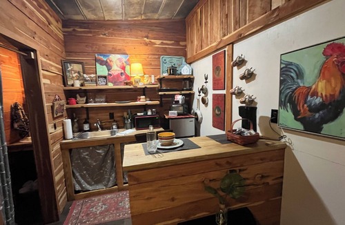 Readyville House | Rustic Barnsuite on the Farm - 2 Suites