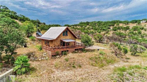 Oatmeal House | RUSTIC BLUEBONNET CABIN With VIEW BY HIDDEN FALL PARK