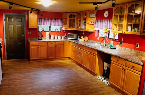 Mountain Club House | Rustic Cabin Bordering the Pines, Less than 1mi to DT Square