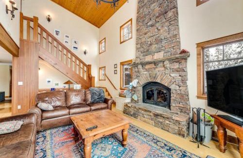 Serene Lakes House | Rustic cabin by the lake & skiing with private sauna & game room - dog-friendly