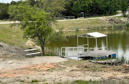 Jacksboro House | Rustic Cabin for Memorable Glamping Experience in Jacksboro, Texas