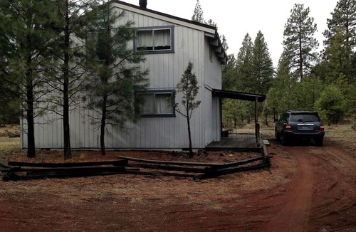 Sisters Cabin | Rustic Cabin Rental near Hoodoo Ski Area and the Deschutes River in Sisters, Oregon