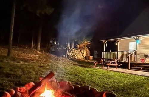 Rose City House | Rustic Cabin Retreat - Lake Access & Trailside Location