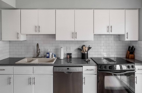 Hinsdale House | Rustic Charm 4 BD/2.5 BA w/ Loft