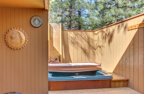 Sunriver Cabin | Rustic-Chic Home w/ Private Hot Tub, SHARC Access, Shared Pool - Great Location