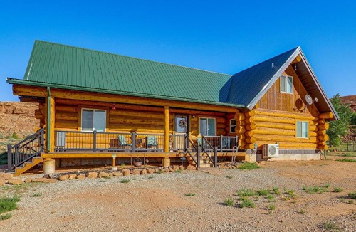 Gusher House | 'Rustic Cliff Ranch' in Uintah Basin: Dogs Welcome