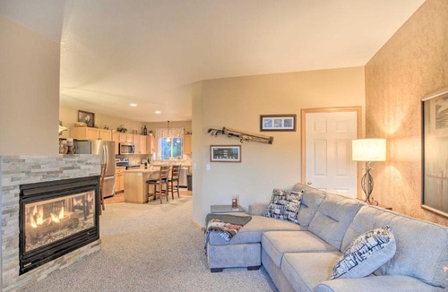 Klamath Falls House | Rustic Klamath Falls Retreat with Private Deck!