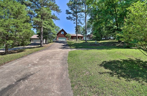 Newnata House | Rustic Lake-View Home Near Greers Ferry Lake