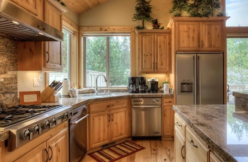 Deer Park House | Rustic lodge w/game room & hot tub