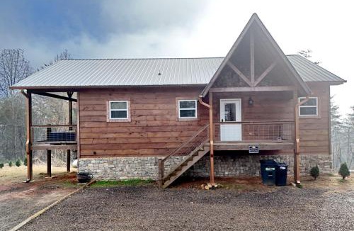 Copperhill House | Rustic Moose- Hot Tub, Pets OK, Pool Table, Wifi, Views-Close to Ocoee River