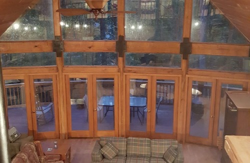 Cullowhee Cabin | Rustic Mountain Cabin Getaway