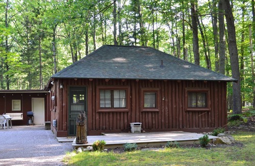 Higgins Lake Cabin | Rustic Up North Cabin very close to Higgins Lake