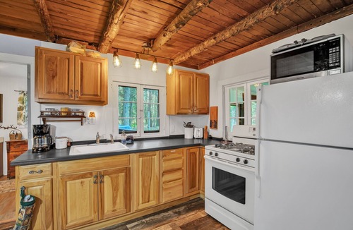 Hazelhurst Cabin | Rustic Willow Retreat - Outdoor Adventures by RedAwning