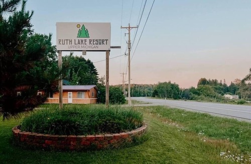 Michigamme Cabin | Ruth Lake Resort Motel Room # 8