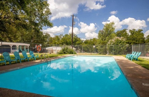 Burnet RV Rental | RV Site - Pull Through 27