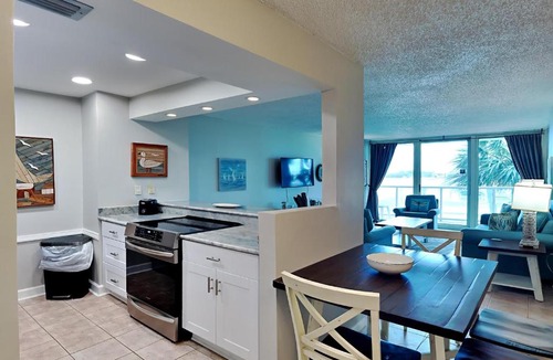 Villa Sabine Apartment | Sabine Yacht & Racquet #1B