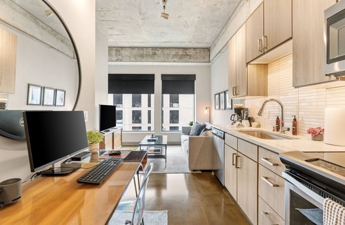 Warehouse District Apartment | Sable 403 - Alcove