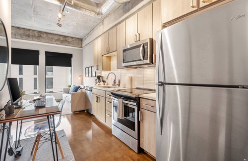 Warehouse District Apartment | Sable 403 - Alcove