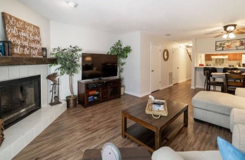 Ferry Pass Condo | Safe and Quiet Condo in Central Pensacola