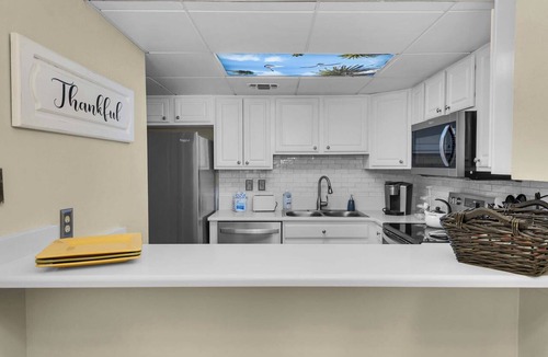 Villa Sabine Condo | 🌴🐚🌴 Sand Dollar W-101: Ground Floor 1 BR | Walk to Beach + Bay