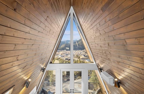 Glendale Cabin | Scenic A-Frame Retreat near Zion & Bryce | Hot Tub