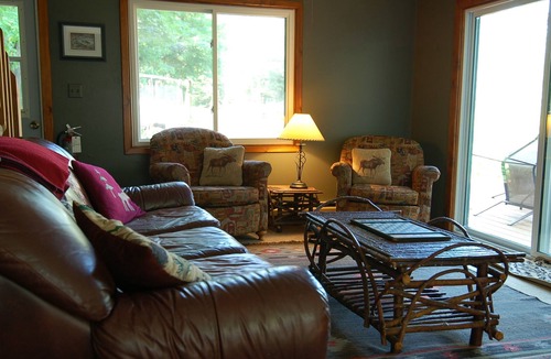 Mikana Cabin | Scenic Pine: The Perfect Multi Generation Cabin