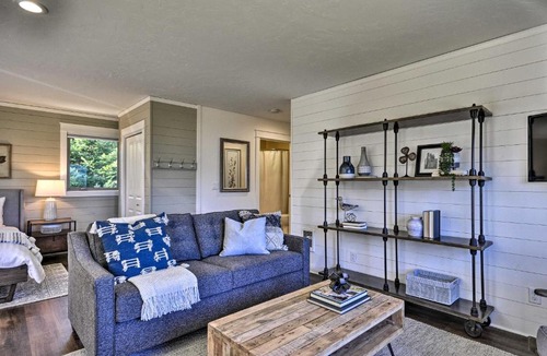 Carson Apartment | Scenic Studio w/Loft & View of the Columbia River