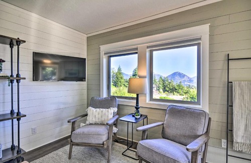 Carson Apartment | Scenic Studio w/Loft & View of the Columbia River