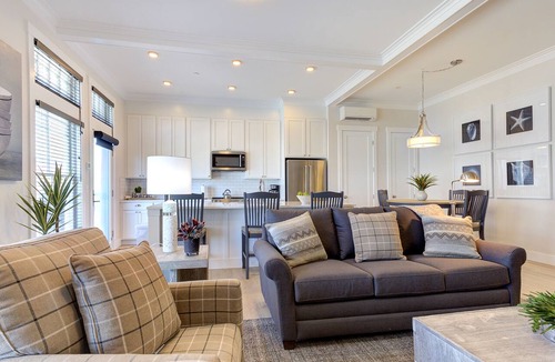 Seabrook House | Seabrook Pacific View | Ocean View, Rooftop Patio | Downtown, Sleeps 4, Kitchen