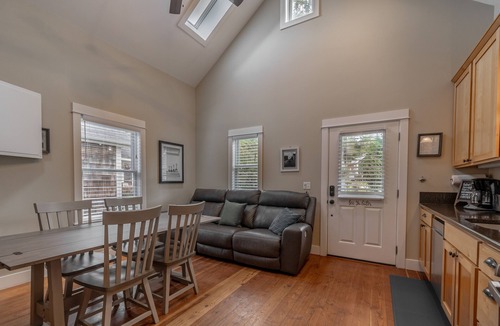 Seabrook House | Seabrook's Book at the Beach: Dog Friendly, Hot Tub!