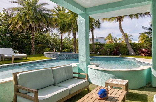 Winston Waterways House | Seaside Serenity: Your Ultimate Getaway Awaits in Key Largo