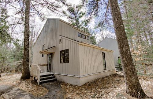Harbor Springs House | Secluded Harbor Springs Condo