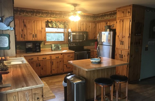 Watersmeet Cabin | Secluded Lodge on Lac Vieux Desert 370 Feet of Lakefront-Private Beach