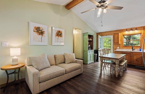 Purlear Cabin | Secluded Mountain Getaway - BIG VIEWS, Fire Pit, Outdoor Dining, 12 Acres