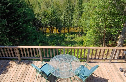 Millersburg House | Secluded Ocqueoc River House