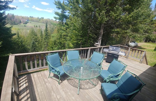 Millersburg House | Secluded Ocqueoc River House