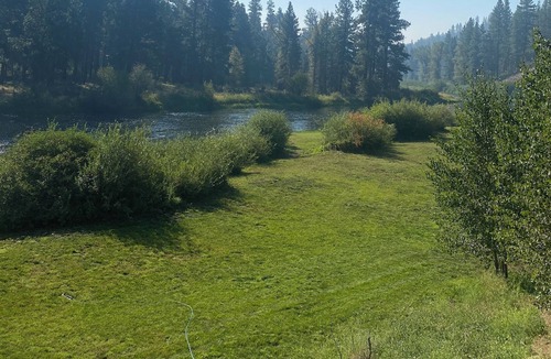 Chiloquin RV Rental | Secluded River front camping, 1 of 4 beaches to camp on with privacy.