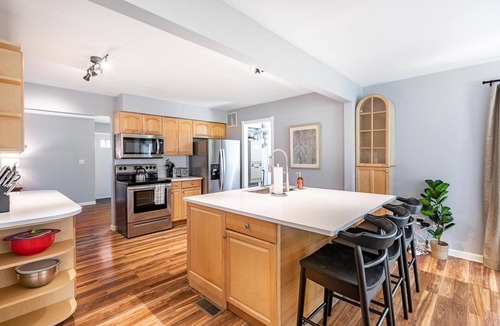 Hamburg Township House | Secluded, Spacious 3BR/2BA Lake Country Getaway