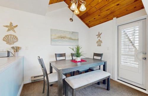 Historic Bayfront House | Second Floor Condo with Marina View High-Speed WiFi Water View and Balcony
