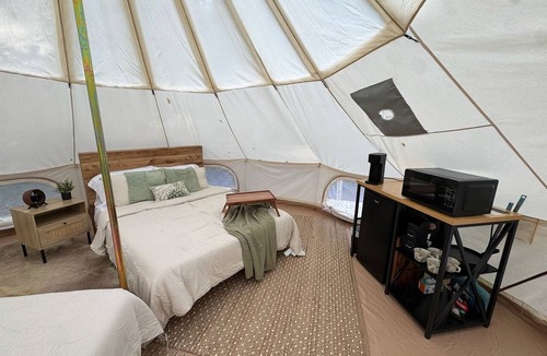 Boss Cabin | Secret Sycamore– Private Stargazing Glamping Tent with Fire Pit & Open Skies