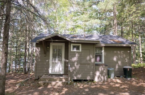 Hayward Cabin | Serene 2-bedroom cabin with AC in charming Hayward.