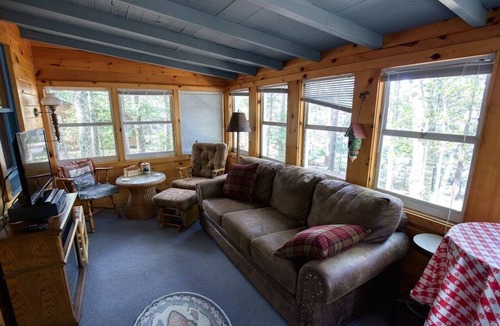 Hayward Cabin | Serene 2-bedroom cabin with AC in charming Hayward.