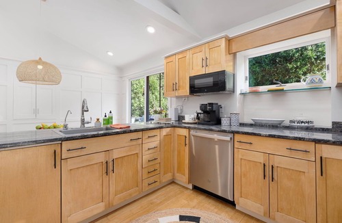 Haversham House | Serene 4-bedroom Beach Area Home in Shelter Harbor