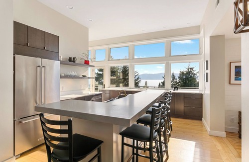 Edgemoor House | Serene Coastal Retreat - ocean views, privacy, prime location
